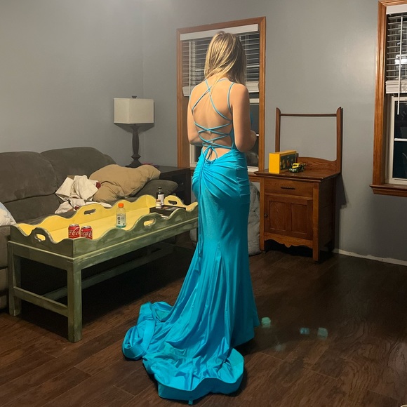 Sherri Hill Prom Dress - Picture 4 of 4